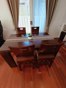 Elegant dining table set
