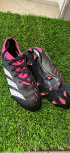 Addidas predator youth soccer boots - size 2