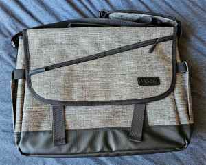 Vaschy 15 inch Laptop Bag (As New) Grey / Black