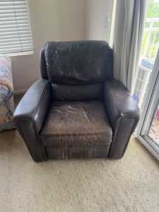 GIVEAWAY 2 x recliners 