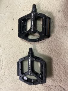 Mongoose alloy pedals