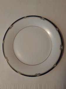 Noritake dinner plates