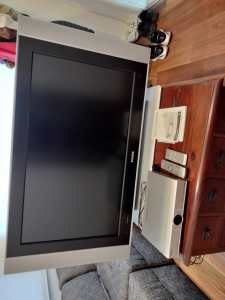 42 inch Philips TV and set top box.. Works Perfectly