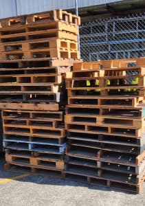 Pallets Timber Free