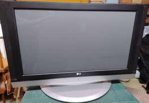 LG 42 Plasma TV - 42 inch model: 42PC1DV