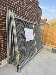 Temporary Fencing Panel 3.3m *2.1m x11, concrete foot x8