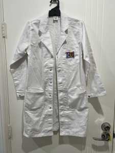 ECU Lab Coat Size XXS $20 Pick up Westminster NO PAYID