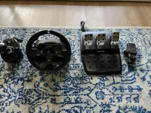 Logitech G920 Wheel, Pedals and Shifter - Good condition.