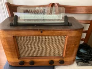 Vintage TUBE RADIO PHILIPS / MULLARD MODEL 114