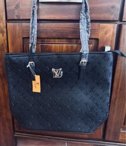 BRAND NEW: Great Quality Ladies Handbag