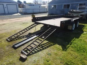 Trailer Tandem 5.5mt Overall Length with Loading Ramps