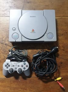 Sony PS 1 PAL Game Console and accessories *Excellent Condition* 💯