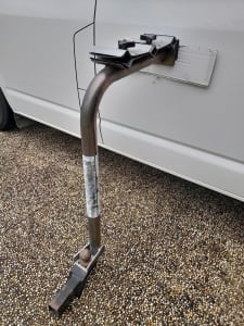 Bike rack 3 clamp single pole 