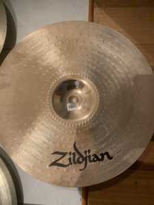 Wanted: EvansIQ Drum set with Zildjian Cymbals NEED IT GONA ASAP READ DISC