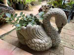 Concrete Garden/Patio/Yard Elegant Swan Pot Planter with succulent 