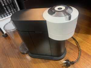 Nespresso Vertuo Next white coffee machine