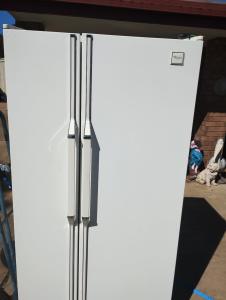 Two door fridge freezer 