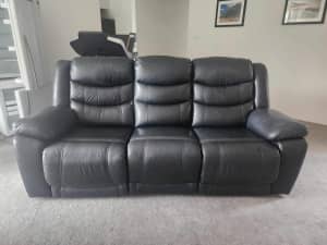 Black leather electric recliner CASH ON PICK UP. 