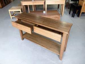 HT08 - Tasmanian Oak Console Table
