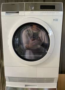 Clothes Dryer -AEG 8kg condenser dryer