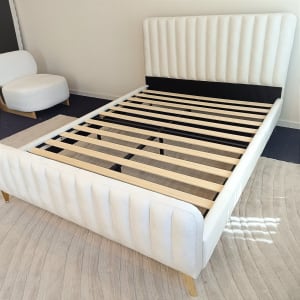 😍So Pretty! Brand New Double top Quality bedframe Velvet Beige bed