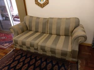 Top quality 3 seater sofa bed, barely used.