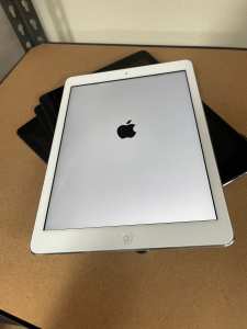 Apple iPads, Many Available