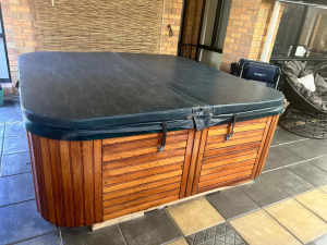 Spa Outdoor Cabinet on Gas