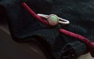Ladies Silver Opal Twist Ring 