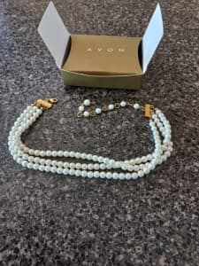 Vintage Avon 3 strand faux pearl necklace
