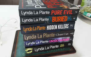 Lynda La Plante Assorted New Condition Paperbacks Fiction.