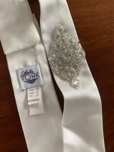 Wedding dress belt size 10