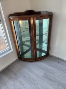 China cabinet corner with mirror glass and key