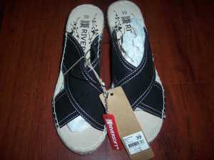 Ladies wedge heel shoes brand new with tags-size (narrow toe)