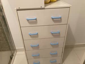Kids chest drawers used good condition