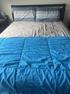 Good condition Queen Bed with 2 side table