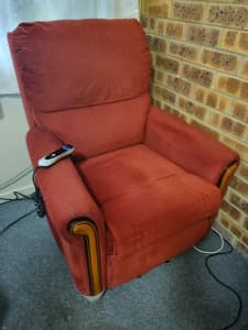 2 x LOUNGE RECLINERR CHAIRS. 1 IS ELECTRIC LIFT. NEW COND. $300