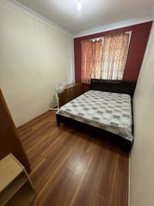 Room for rent for girls 3 minutes to Blacktown station