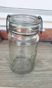 Vintage Agee Victory glass lidded preserving jar - collectors