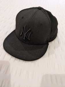 New Era 59Fifty New York Yankees genuine merchandise Cap Hat Size 7 1/4  Filigree