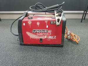 Lincoln Electric Power MIG Welder (400523)