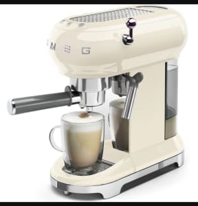 Smeg 50s Retro Style Espresso Coffee Machine