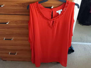 BeMe size 18 top. Womens top size 18.