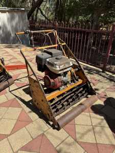 MEY 28 Commercial Cylinder Mower