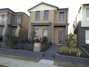 2 Rooms available share house Kellyville $160, $220 close to transport