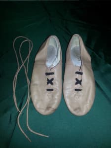 Girls Size 5 Bloch Ultraflex Tan Jazz Shoes