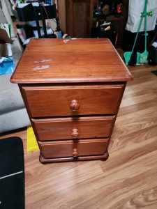 Free Timber bedside table *Pending Pick up*