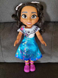 Disney EncantoToddler doll 35cm, good condition, just missing glasses.