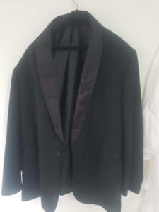 Tuxedo, Black, white ruffle shirt, silk pipping