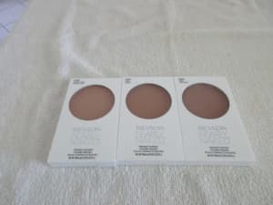 REVLON NEARLY NAKED COMPACTS X 3 (NEW/SEALED)
